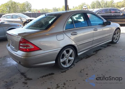 2006 Mercedes-Benz C 230 Sport from USA, damaged, VIN WDBRF52H76E022013